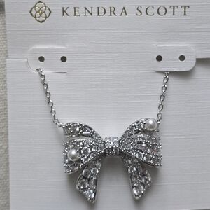 Kendra Scott Krista Silver Bow Short Pendant Necklace In White Mix